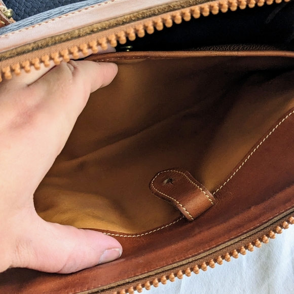Dooney & Bourke All Weather Handbag Satchel, Pebble Grain Navy and Tan, 1980s - Picture 12 of 17